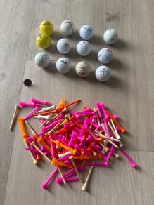 Bundle of Golf Balls, Tees and a ball marker