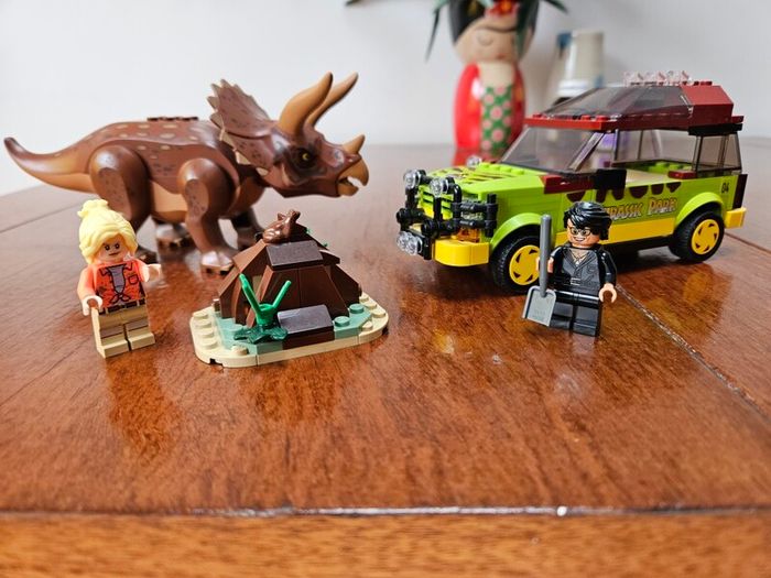 3 x Jurassic Park Retired Lego Sets