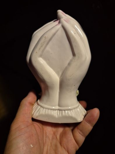 Vintage Couped Hands Ceramic Figurine