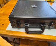 Jonny 8-Ball English Pool Ball Carry Case Aluminium Black