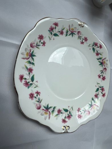 Duchess China Bread/ Cake Plate