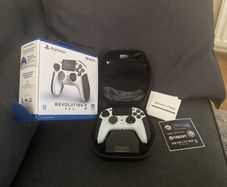 Revolution 5 Pro Controller PS5/PS4/PC