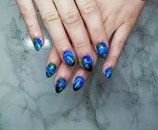 nails