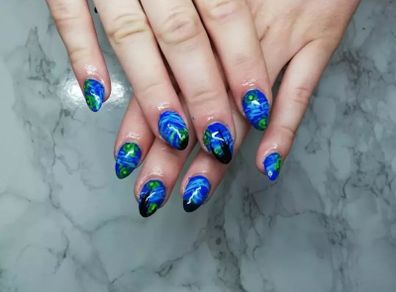 nails