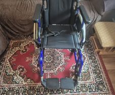 Self propelled wheelchair