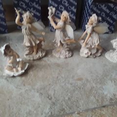 figurines