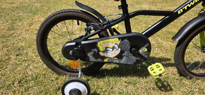16 Inch Kids Bike Dark Hero 500 4-6 Years Old
