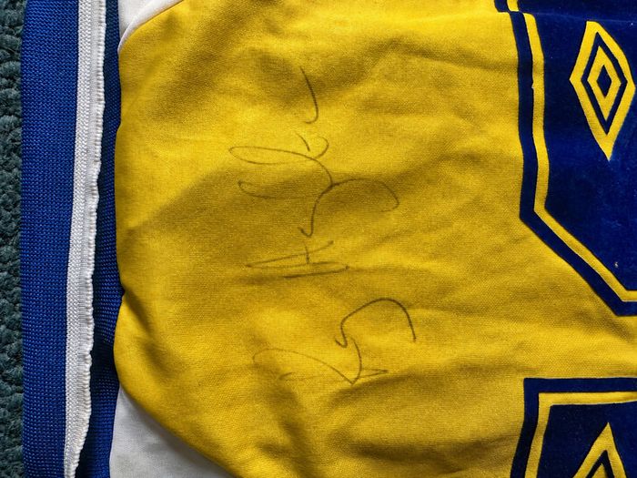 signed jersey signed by Ray Houghton