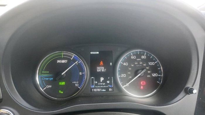 182 Mitsubishi Outlander 2.4L PHEV Auto
