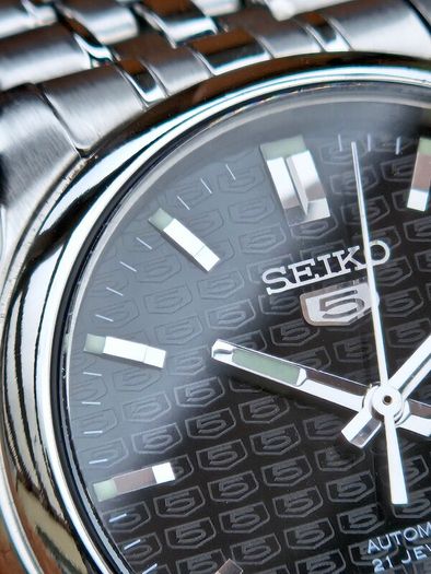 Watch Seiko 5 Automatic.
