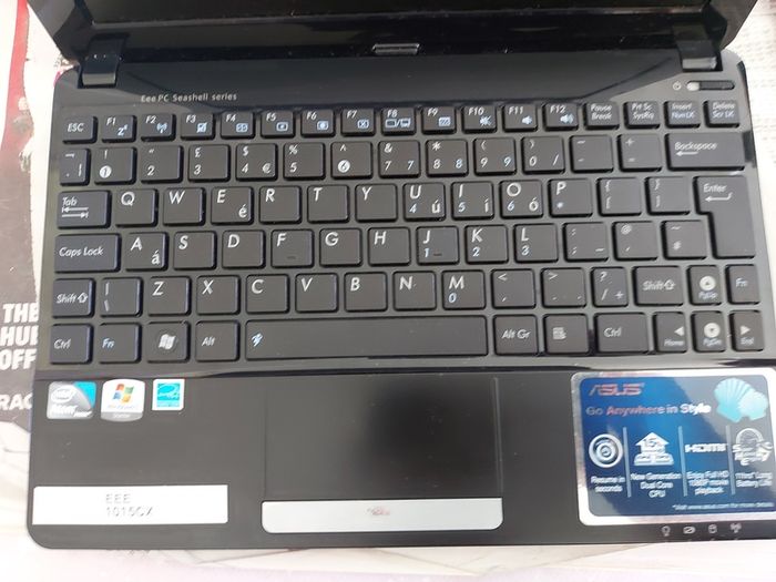 EEPC Seashell Series, Red, Intel Atom CPU N2600, 1.6GHz, 1GB Ram, 320GB HDD, Windows 7 Ultimate, Opera, Chrome