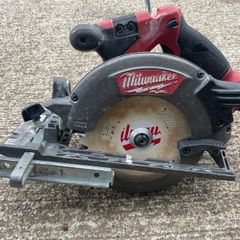 Milwaukee saw
