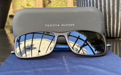 Tommy Hilfiger polarised sunglasses