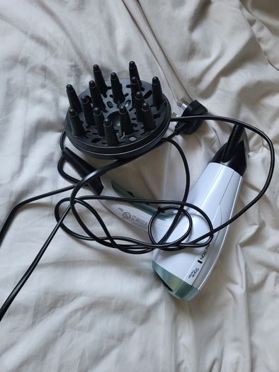 REMINGTON Shine Therapy hair dryer
