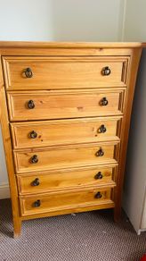 Wooden chest of drawers