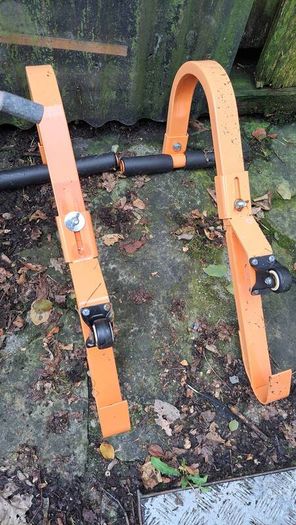 2Pcs Ladder Roof Hook with Wheel Steel Ladder Stabilizer Holder 500 lbs Bearing