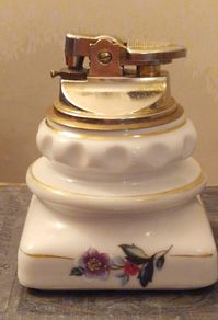 Vintage 1940s Mid-Century Floral Porcelain Table Lighter - Excellent Condition