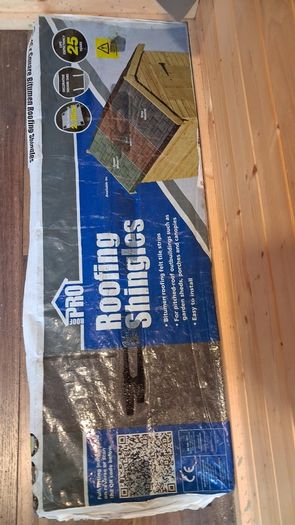 Roof shingles