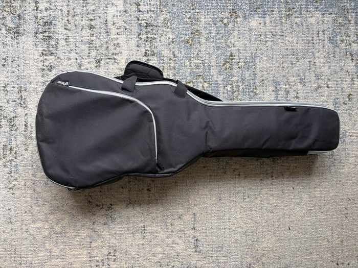 Fender ESC80 3/4 classical guitar & kit bag
