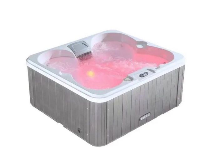New 4-5 Person Hot Tubs