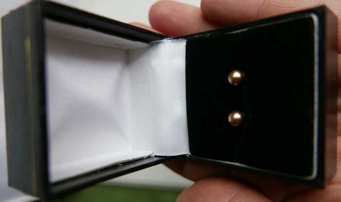 Vintage Sold 9ct Gold 375 Ball Stud Earrings 0,80g