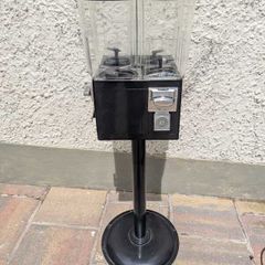 Double Head Gumball/Capsule Vending Machine