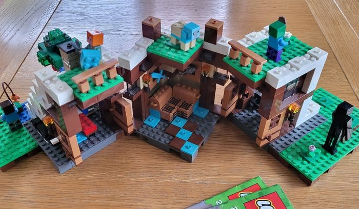 lego minecraft- 21134 The Waterfall Base