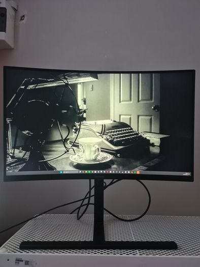 hauwei 27inch curved monitor