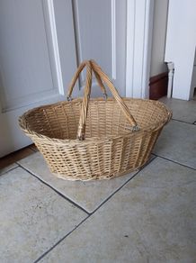 Wicker Picnic Basket with Folding Handles