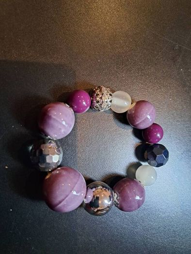 Necklace and bracelet jewelry set purple
