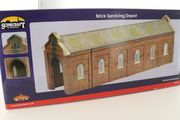 Bachmann Scenecraft 44-173 Brick Servicing Depot 00 Scale