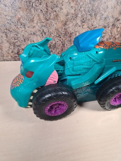 hot wheels CAR CHOMPIN MEGA WREX monster truck with lights and sounds