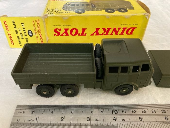 Dinky 818. Camion Militaire Berliet tous terrains. Meccano French manufactured. In box. Excellent condition.
