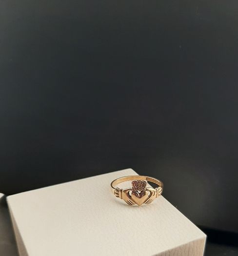Claddagh ring 9ct gold