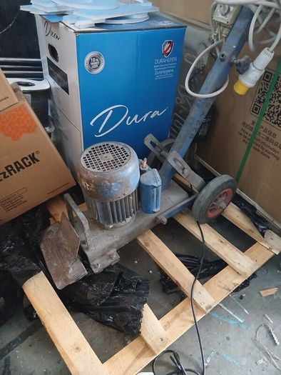 Powerfull Floor Scraper