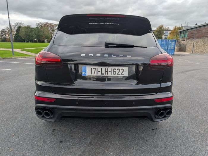 Cayenne Platinum Edition Crew Cab