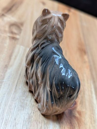 Beswic Yorkshire terrier porcelain figurine