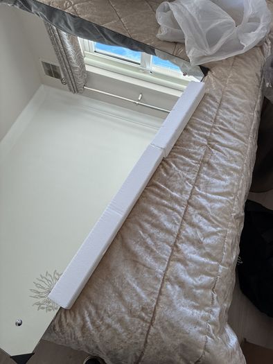 big rimless mirror that screw to wall. Have the 4 screws. In perfect condition. Box for transport