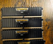 Corsair Vengeance DDR4 8Gx4 Total 32G RAM
