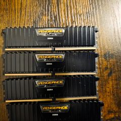 Corsair Vengeance DDR4 8Gx4 Total 32G RAM