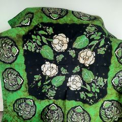 Green floral plant flora scarf shawl breathable cotton 16 inches x 16 inches in excellent condition with no issues FREE STANDARD POSTAGE INCLUDED