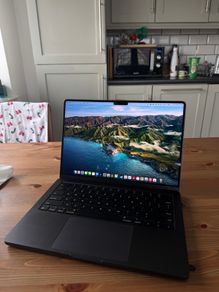 MacBook Pro 14" M4 Pro, Excellent Condition 94% Battery