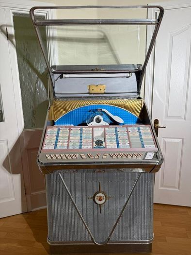 Wurlitzer 2410  1960 Fully Functional  Complete Collectors Piece