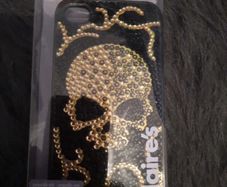 SWAP OR SELL black and gold skull i phone cover