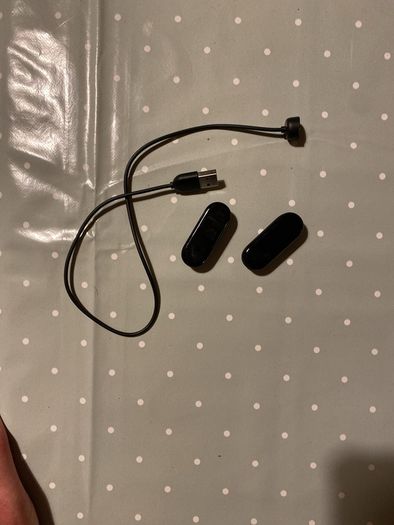 Mi 4 with one charge cable no wrist straps