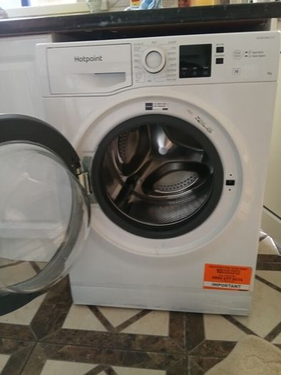 Hot point9kg washing machine not a mark absolutely immaculate condition.