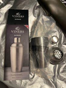Stainless steel cocktail shaker