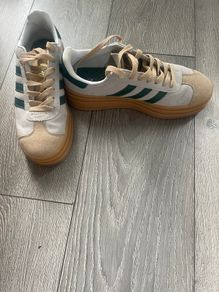 Trainers size 6