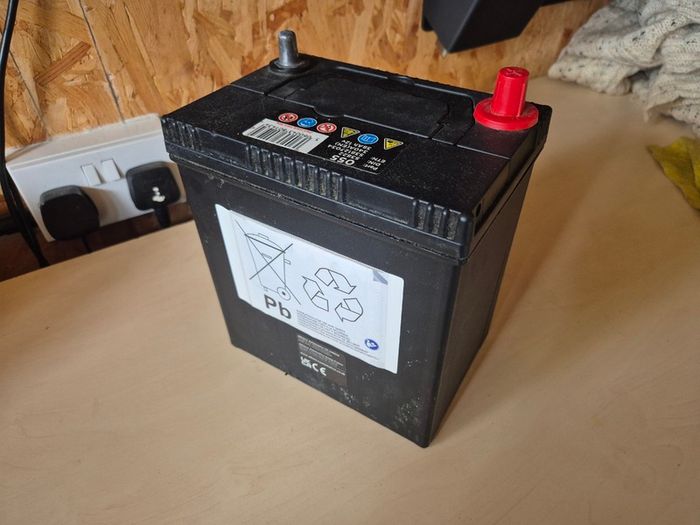 Brand new! Unused! PLATINUM - 055E - car Starter Battery