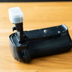 Camera battery grip for Canon 60D